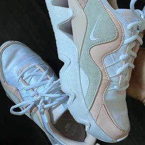 Nike RYZ 365 casual sneaker